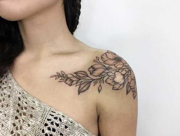 Modele de tatuaje de mână pentru fete. O fotografie