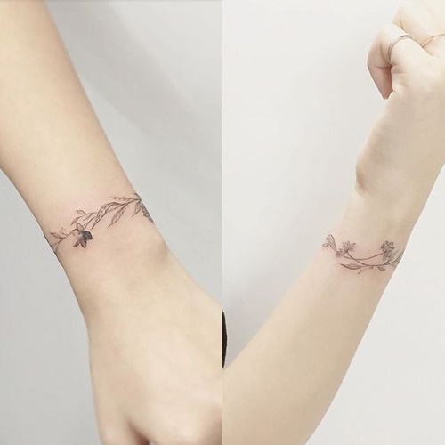 Dessins de tatouage à la main pour les filles. Une photo