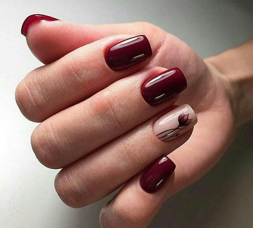 Manicure cor de vinho e bege. Foto para unhas curtas e compridas com strass, padrões, brilhos