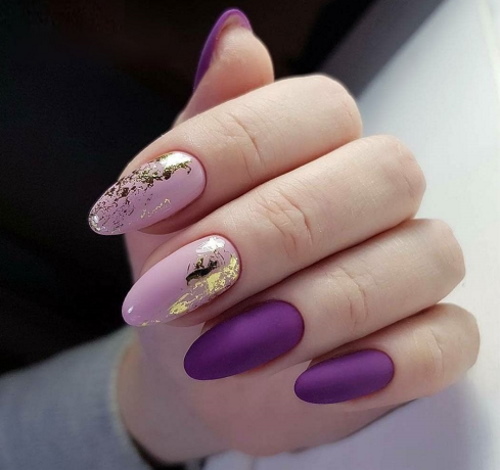 Manicure lilás com rosa, prata, com strass, vidro quebrado, gradiente