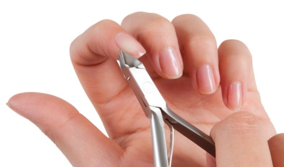 Manicure coreana para unhas curtas e longas. Uma foto