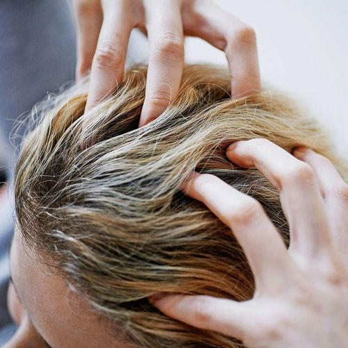 Cabelo louro acinzentado. Foto, quem veste, pinta, como pintar